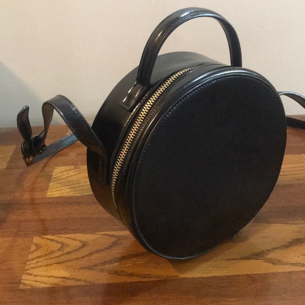 Forever 21 Black Circle Crossbody